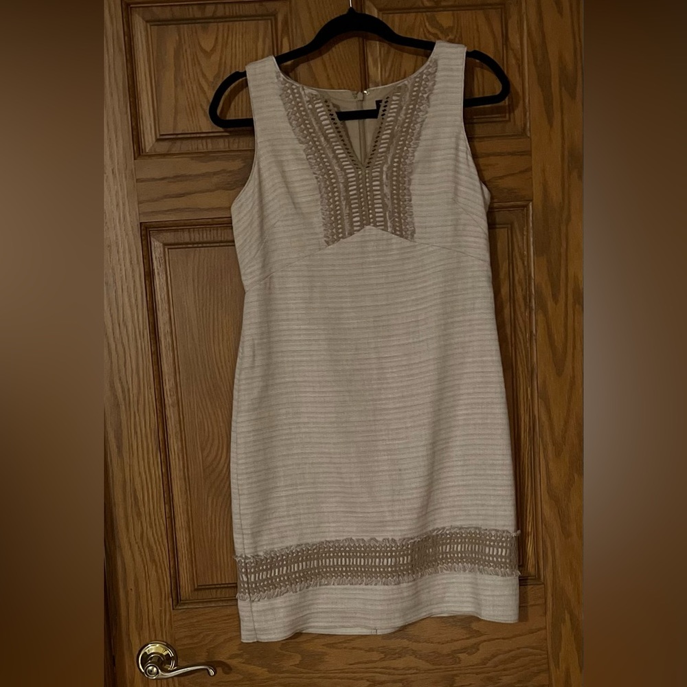 White House Black Market 🌟HP🌟 Petit size 6  Dress